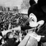 When Disneyland is now only for the rich: Ticket prices reach more than 27 million and the bloody lesson `To reach the top, you will have to be ruthless` 1